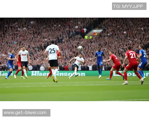 激烈对决在绿茵场上足球赛的精彩瞬间与难忘回忆