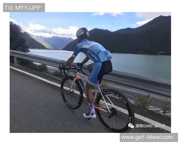 耐克足球装备包助力球员提升竞技水平与场上表现的完美选择