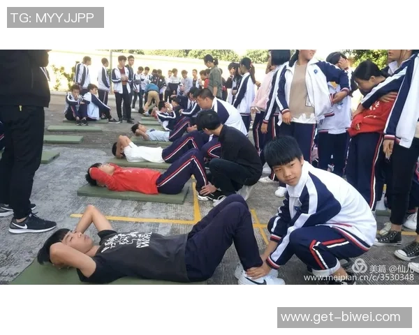 美娱足球论女神:从绿茵场到银幕的魅力交汇与女性力量的崛起