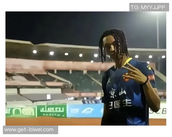 足球场上风波不断球员辱骂裁判事件引发热议与反思